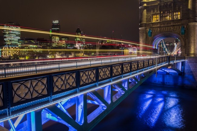 How to create light trails